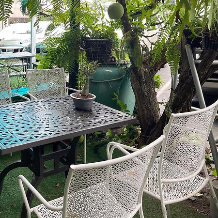 The Quarter Wutthakat Apartment Bangkok Luaran gambar