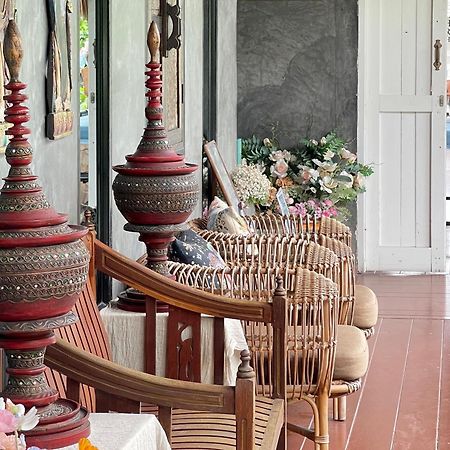 The Quarter Wutthakat Apartment Bangkok Luaran gambar