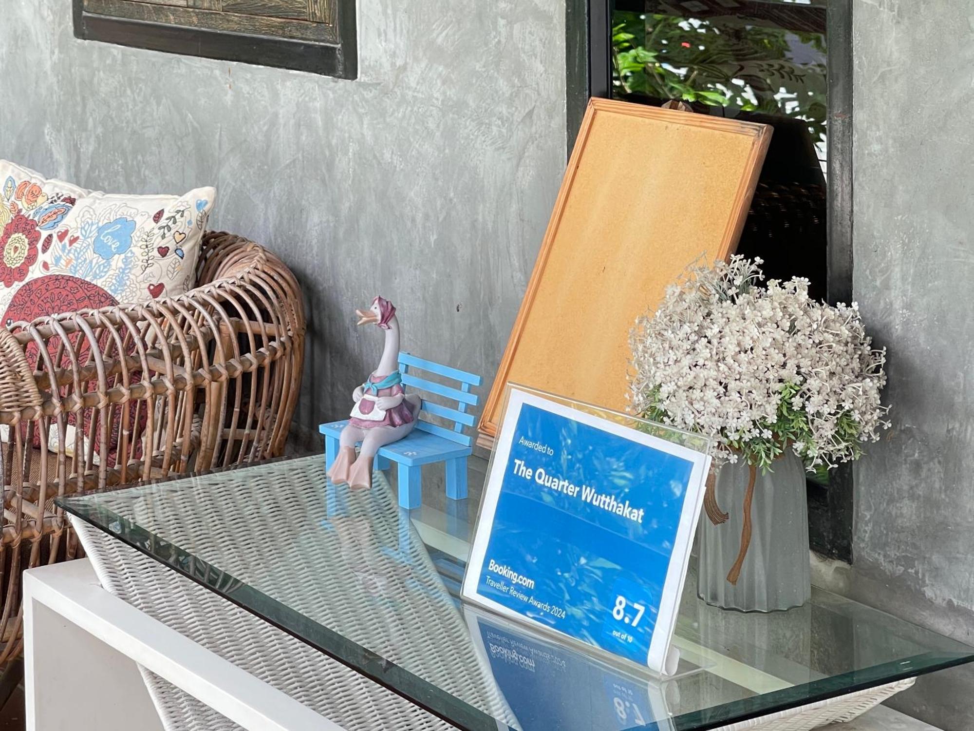 The Quarter Wutthakat Apartment Bangkok Luaran gambar