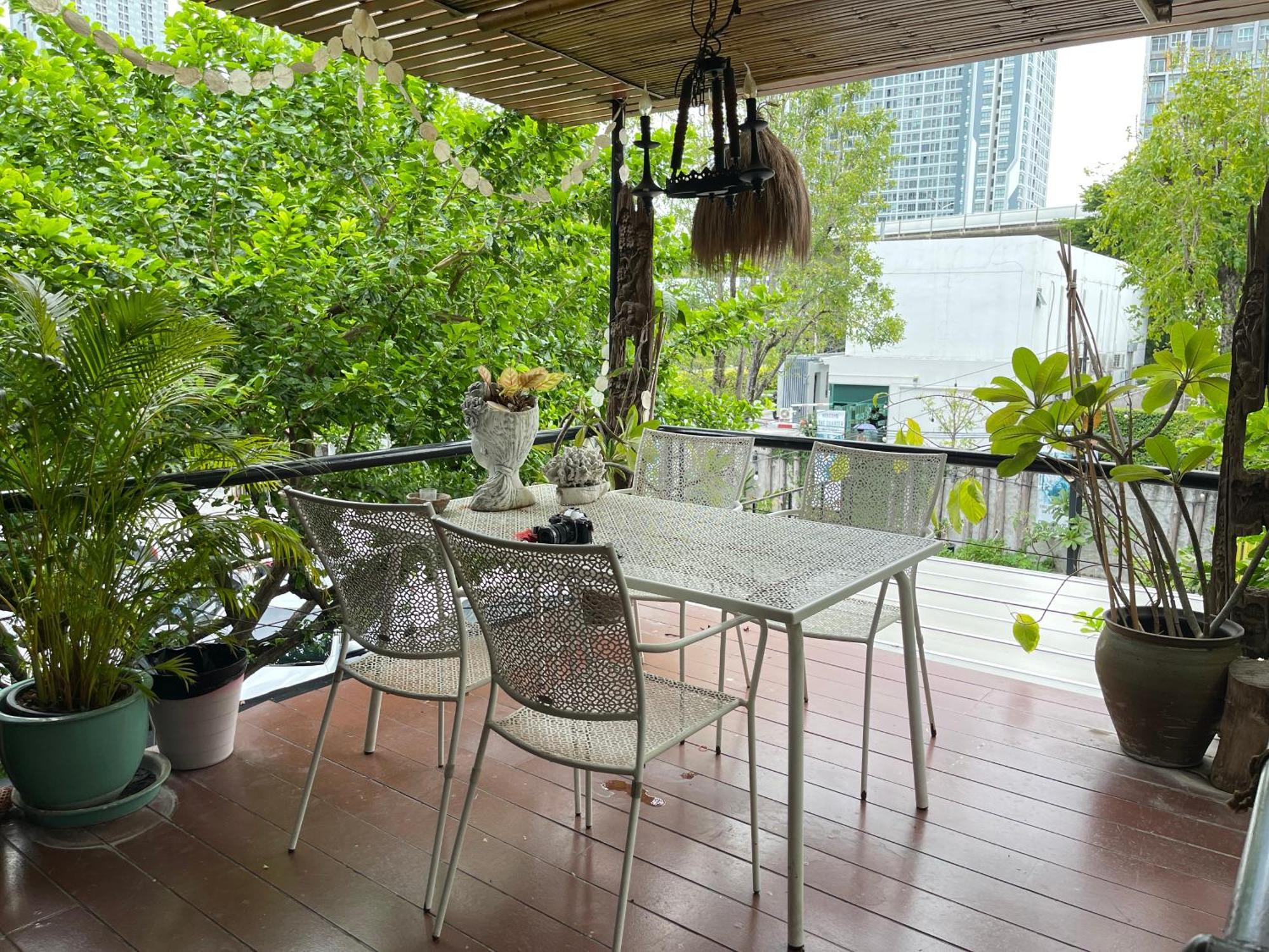 The Quarter Wutthakat Apartment Bangkok Luaran gambar