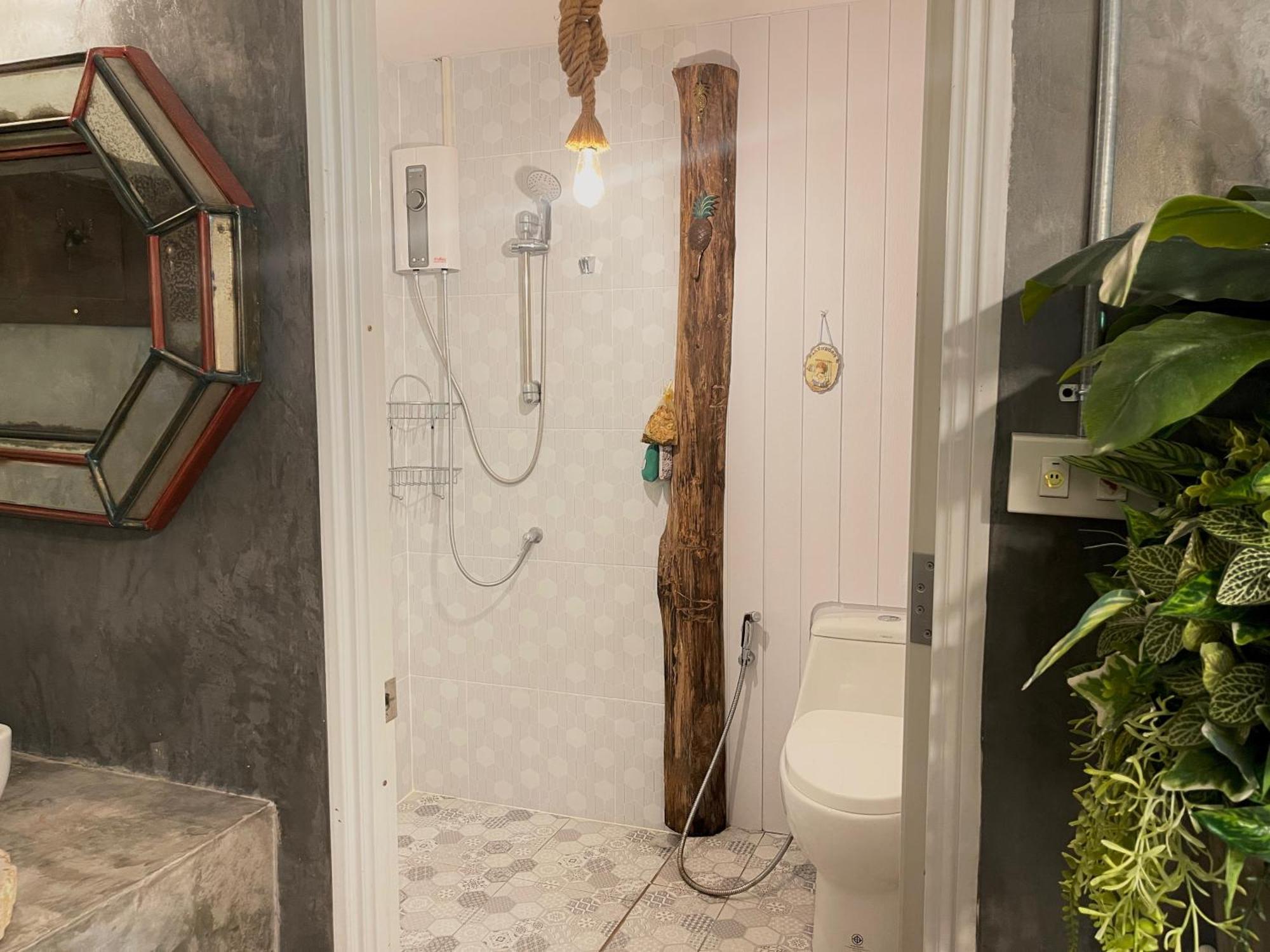 The Quarter Wutthakat Apartment Bangkok Bilik gambar