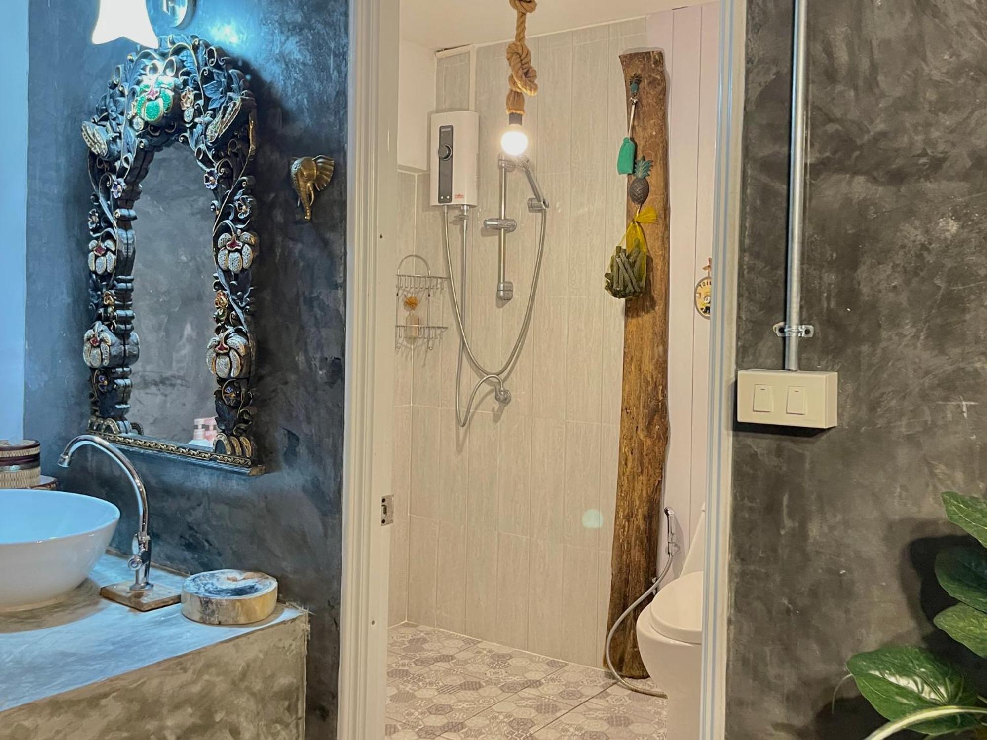 The Quarter Wutthakat Apartment Bangkok Bilik gambar
