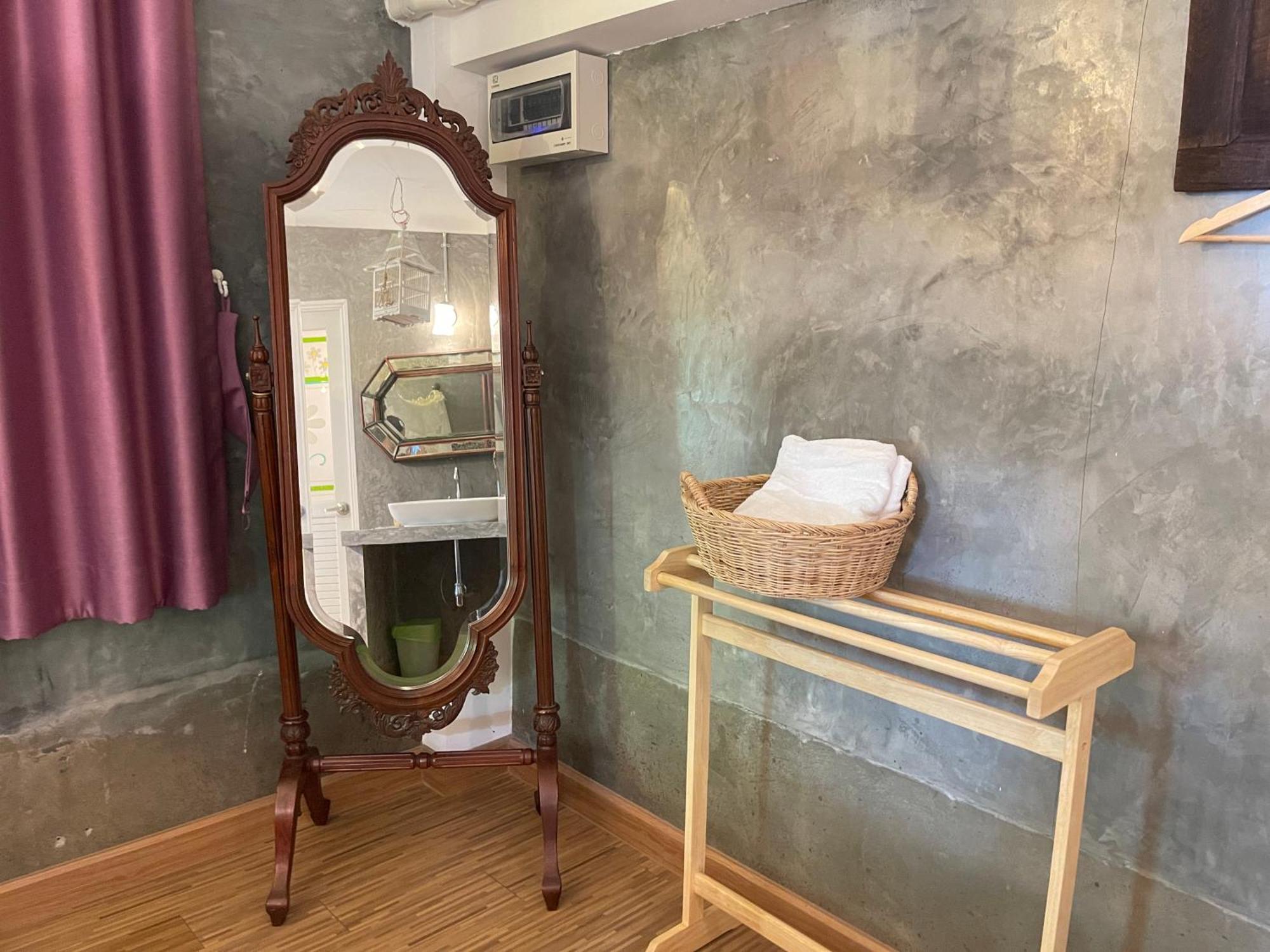 The Quarter Wutthakat Apartment Bangkok Bilik gambar
